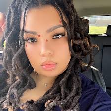 Hey everyone! Does anyone have any spare fruit they can drop off? I need to  plant loads of trees to be able to get a 3⭐️ island!🩷