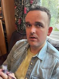 Barney was super concerned when mama was struggling to get tickets… but  knew in the end she would get them for him! 😊 Phew! 😬 it was a little  nerve wracking! 😅