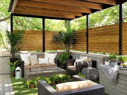 Catch Out This Captivating Design Of The Pergola For The Patio Renovation This Beautiful Decor Design Will Give Yo Patio Design Pergola Designs Pergola Patio