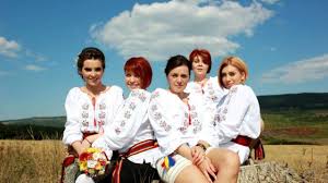 Ziua universală a iei românești 2018. Ziua Universala A Iei RomaneÈ™ti Atelier Bromania Costume Populare Ii Traditionale