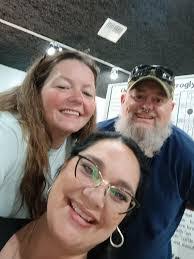 Lori Casale's Instagram, Twitter & Facebook