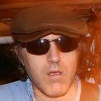 In 1979 becomes jeff secret married to sandi kapelson whom he had met three years earlier at a jet record party in california and went to switzerland on honeymoon. About Jeff Lynne Singer Songwriter Arranger Multi Instrumentalist Composer 1947 Biography Facts Career Wiki Life