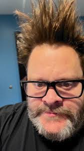 Chris Hesse's Instagram, Twitter & Facebook