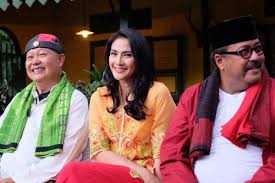 Kata kunci juga dimankai sebagai kata/ungkapan yang mewakilkan atau menjadi penanda zaman, kelompok, tema, gagasan, penjelasan dan lain kata kunci ini memiliki fungsi tertentu selain sebagai penanda juga membantu seseorang mendapatkan pemahaman yang cepat terkait apa yang diulas. 15 Kata Dalam Bahasa Betawi Sehari Hari Yang Ada Di Kbbi Sudah Tahu