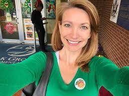 Do you dress up to vote? I have a confession: I've been working nights, so  I voted in my pajamas this morning 🙀 No line for me though, in and out in