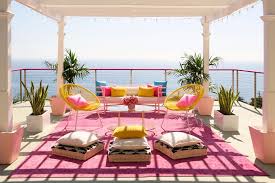 Barbie Life Size Dream House Is Now On Airbnb In Malibu Barbie Malibu Dream House Barbie Dream House Malibu Mansion