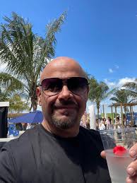 It's rough out in these streets 😅☀️🌡️