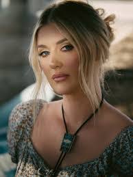 Caroline Rudolph's Instagram, Twitter & Facebook