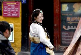 Explore Lhasa in its best travel season ...