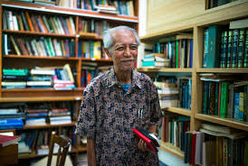 Kassim bukit pinang'da, doğdu kota setar ahmed i̇shak ve ümmi kalthom ahmad 1933 his ebeveynlerde kedah'taki kuzey malezya durumda idi. Kassim Ahmad The Long Agony Of A Public Intellectual Din Merican The Malaysian Dj Blogger