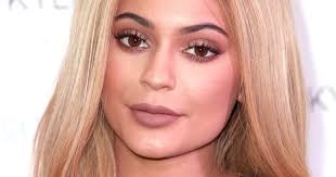 Video Of Kylie Jenner Supporting Hillary Clinton On Snapchat Shows A Rare  Political Move For The Star