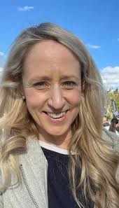 I know it's probably asked all the time but how do people work full time  and home ed?! 😫