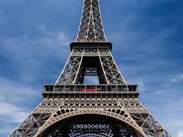 Finalement, elle est restée et est devenue le symbole permanent de paris et de la france. Eiffel Tower Paris Forever