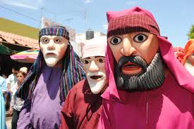 Esta tarde, platicamos con Salvador Barrera, coordinador del Programa de  Apoyo a las Culturas Municipales y Comunitarias (PACMYC) de la Secretaría  de Cultura de Guanajuato, sobre la convocatoria que se tiene abierta