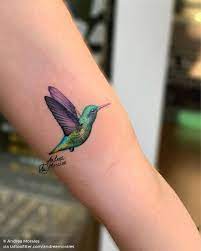 Microrealismo De 6cm De Un Colibri Verde Aguamarina Que Le He Hecho A Mi Clienta Monica En Salamanca Classic Tat Hummingbird Tattoo Hummingbird Tattoos Tattoos