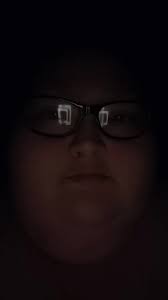 Brittany Smith (@bratsontheknee)