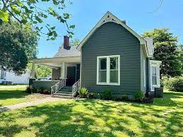Lovely 2 bedroom home on madeline, in transcona! Pet Friendly Houses For Rent In Martin Tn