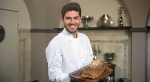 Die hauptdarstellerin findet immer über umwege ihre große liebe. Rote Rosen Varol Sahin Ubernimmt Neue Rolle Als Cem Tv Today