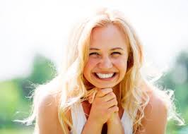 14 Easy Ways To Naturally Whiten Teeth At Home Today Bren Did White teeth in 3 minutes? 14 easy ways to naturally whiten teeth