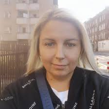 Looking to book this hotel can you advise about the food is there a variety  for children? Is the beach nearby and the sea water is it super shallow? Is  there water