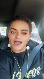 Carmen Richardson (@cquattro808)