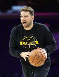 LeBron James, Luka Doncic return, lift Lakers over 76ers