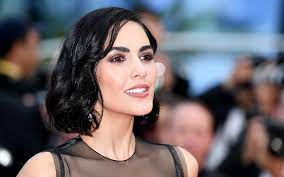 L'attrice, compagna di raoul bova, taglia i capelli a caschetto (e fa il pieno di complimenti da parte dei fan). Capelli Medi A Cannes 2019 Sfilano Bob E Lob Mossi E Da Copiare Per L Estate