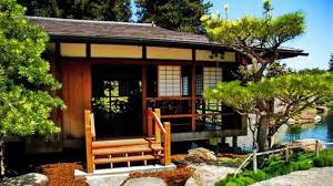 Terdapat kursi taman di bawahnya. 7 Desain Rumah Tahan Gempa Dan 7 Tips Yang Perlu Diperhatikan Tokopedia Blog