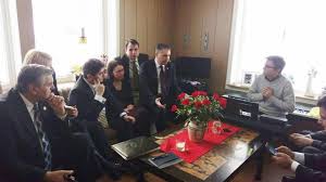 Are suport din exterior masiv, din ben oni ardelean, vicepreședinte al partidului național liberal, a cerut desființarea consiliului pentru. Senatorul Ben Oni Ardelean In Norvegia La Familia Bodnariu