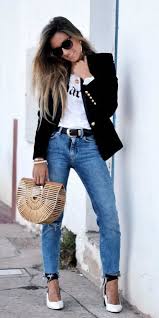 Black Blazer And Jeans Woman Fall Outfits Women S Black Blazer White Shirt Blue Jeans White Shoes And Sunglasses Black Women Fashion Fashion Womens Fashion
