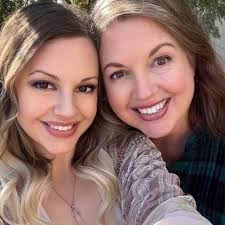 Who can recommend a local photographer in Lewiston for a 30-minute grad  photo session?