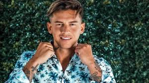 In queste ore alessandro basciano, ex tentatore di temptation island, ha rilasciato un'intervista a francesco fredella, nella rubrica trends&celebrities di rtl 102.5 news. Alessandro Basciano Torna A Uomini E Donne Maria De Filippi Ha Scelto