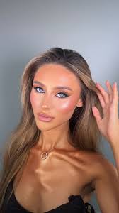 SNATCHED Supermodel glam… Wowww can’t deal with this 😍🔥!! Instagram