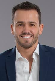 The actor's response shirley farmer may 1, 2021 3 min read selfie followed the premiere of the tv series festa é festa, in which actor pedro teixeira, who will once again become a father, revives tommy's character. Pedro Teixeira Biography And Movies