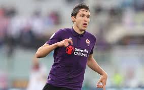 Он играет на позиции правый вингер. Fc Bayern Federico Chiesa Im Visier Des Rekordmeisters