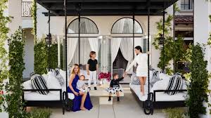 Khloe kardashian gave fans a goodbye tour of her cleveland home she shares with boyfriend tristan thompson and daughter true. Inside Khloe And Kourtney Kardashian S Houses In California Architectural Digest