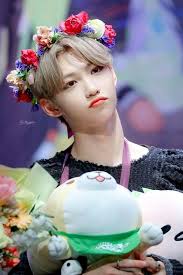 190331 Fs Felix C Feelthelight915 Ilustrasi Buku Selebritas Gambar