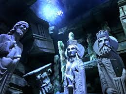 De andre aktører er fremragende som godt, men de to er bare den bedste. A Weekend At Puy Du Fou All You Need To Know My Travel Monkey