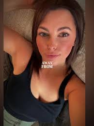 Shannon Sewell's Instagram, Twitter & Facebook