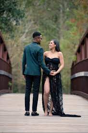 Xoxo Maternity Picture Ideas For Black Couples Maternity Poses With Toddler Diy Maternity Phot Couple Maternity Poses Diy Maternity Photos Pregnant Couple