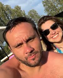 Piscineando con la amiguita ex lisiada un besote que tenga buen fin semana  todos @chika_kpa