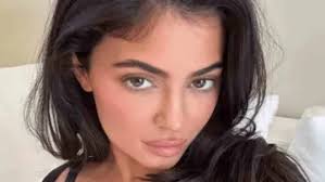 Kylie Jenner va sortir une nouvelle gamme de sodas à la vodka !