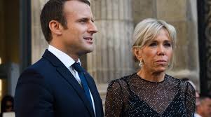 Τα μέλη της ασφάλειας του μακρόν αντέδρασαν γρήγορα και έριξαν στο έδαφος τον άνδρα, ενώ συνάδελφοί τους απομάκρυναν γρήγορα τον γάλλο πρόεδρο από τον πολίτη. Korwnoios Gallia Se Eptahmerh Karantina H Mprizit Makron Cretapost Gr