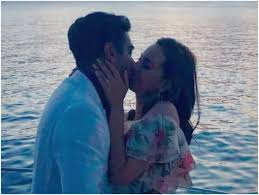 Evelyn sharma age, boyfriend, husband, family, biography & more. Evelyn Sharma Announces Her Engagement On Instagram Shares A Romantic Post