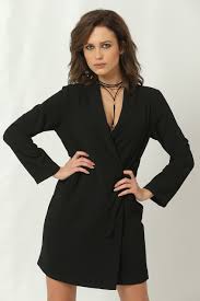 Get inspired from your favourite celebs and be ready to walk your own red carpet. Michaela Prosan Avantaje Ro De 20 De Ani Pretuieste Femei Ca Tine