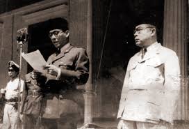 Alasan lain yang berkembang adalah soekarno menetapkan moment tepat untuk kemerdekaan republik indonesia yakni dipilihnya tanggal 17 agustus 1945 saat itu bertepatan. Bung Karno Dan Hendaknya Negara Indonesia Satu Negara Yang Ber Tuhan Muslim Obsession
