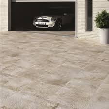 Ampia esposizione di pavimenti e rivestimenti dei migliori marchi italiani,ragno,dao,enegieker,cavallino. Ceramiche Ragno