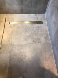 Caniveau De Douche Pour Douche A L Italienne Www Espritdubain Com Duschrinne Begehbare Dusche Badezimmer Klein
