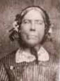 Elizabeth Agnes's Instagram, Twitter & Facebook