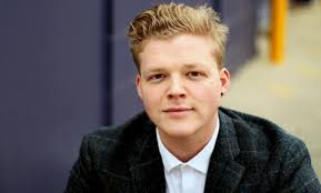 Erik Larson (Baritone)